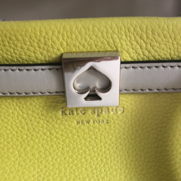 Like new Kate Spade handbag - Picture 2 of 3